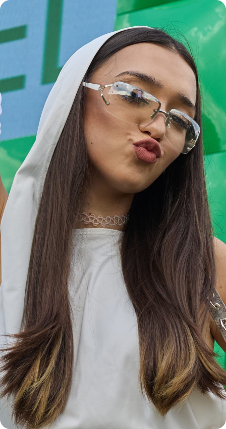 sisters-club-presentation-benetton-fragances